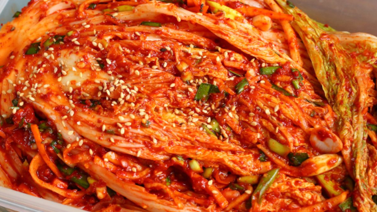 Il Kimchi ci salverà, arriva dalla Corea il cibo che 'raddrizza' l'umore