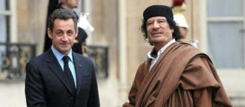 Sarkozy e i torbidi rapporti con la Libia di Gheddafi