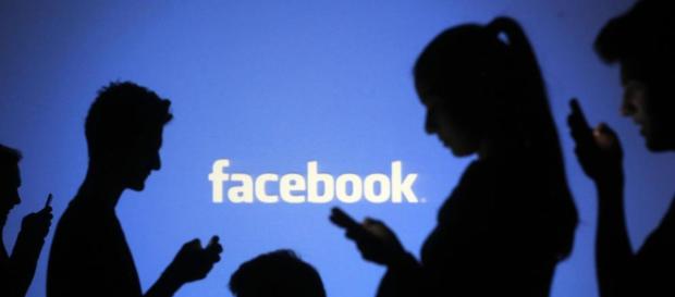 Cómo encuentra Facebook a las personas que quizás conozcas? - lavanguardia.com Cómo encuentra Facebook a las personas que quizás conozcas? - lavanguardia.com