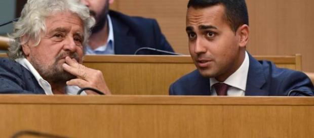 Grillo non vuole inciuci. Di Maio vuole accordi Grillo non vuole inciuci. Di Maio vuole accordi