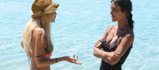 Isola dei famosi, chi rischia la squalifica Isola dei famosi, chi rischia la squalifica