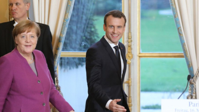 Angela Merkel et Emmanuel Macron mettent le cap sur la réforme de ... - rts.ch