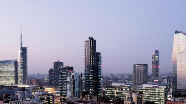 Lo skyline della citt&agrave; di Milano