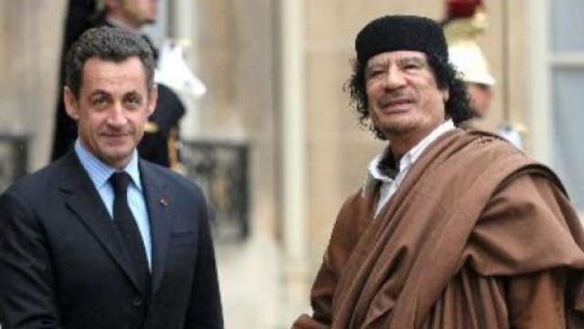 Sarkozy e i torbidi rapporti con la Libia di Gheddafi