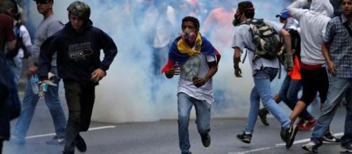 Resistencia venezolana llama a las calles para 'boicotear elecciones'