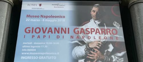 'I Papi di Napoleone' di Giovanni Gasparro in mostra al Museo Napoleonico di Roma fino al 6 maggio.