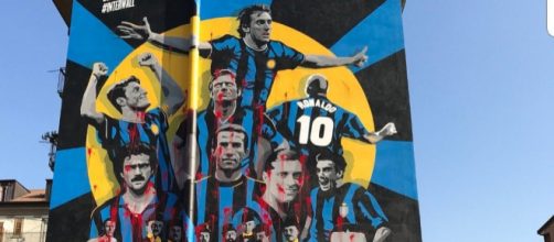 Milano, vandali rovinano il murale dell'Inter