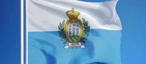 San Marino la bandiera della Repubblica del Titano