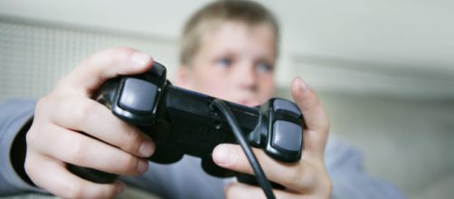 Stati Uniti: bimbo di 9 anni uccide la sorellina per un videogame - Huffington Post