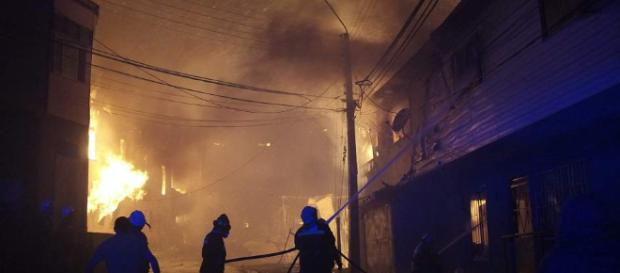 Doce muertos, 10.000 evacuados y 2000 casas destruidas en un ... - 20minutos.es Doce muertos, 10.000 evacuados y 2000 casas destruidas en un ... - 20minutos.es