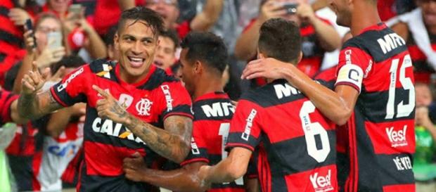 Jogadores do Flamengo em uma comemoração de gol Jogadores do Flamengo em uma comemoração de gol