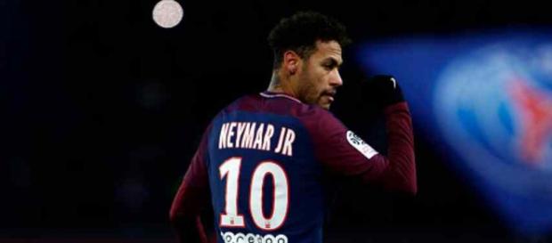 Neymar continua se recuperando de lesão Neymar continua se recuperando de lesão