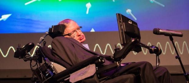 Stephen Hawking trabaja en una sonda espacial que podría alcanzar ... - rtve.es Stephen Hawking trabaja en una sonda espacial que podría alcanzar ... - rtve.es