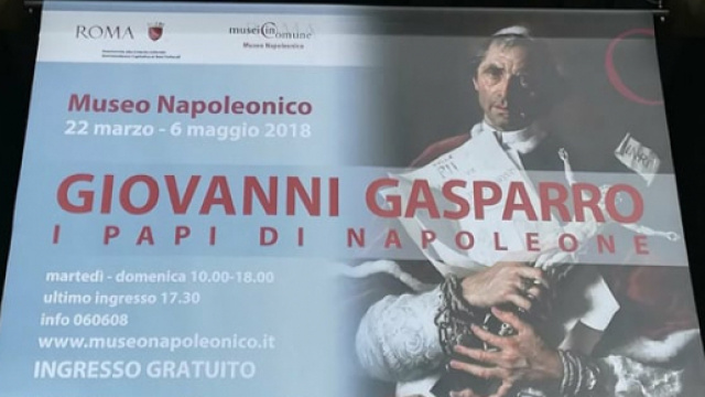 'I Papi di Napoleone' di Giovanni Gasparro in mostra al Museo Napoleonico di Roma fino al 6 maggio.