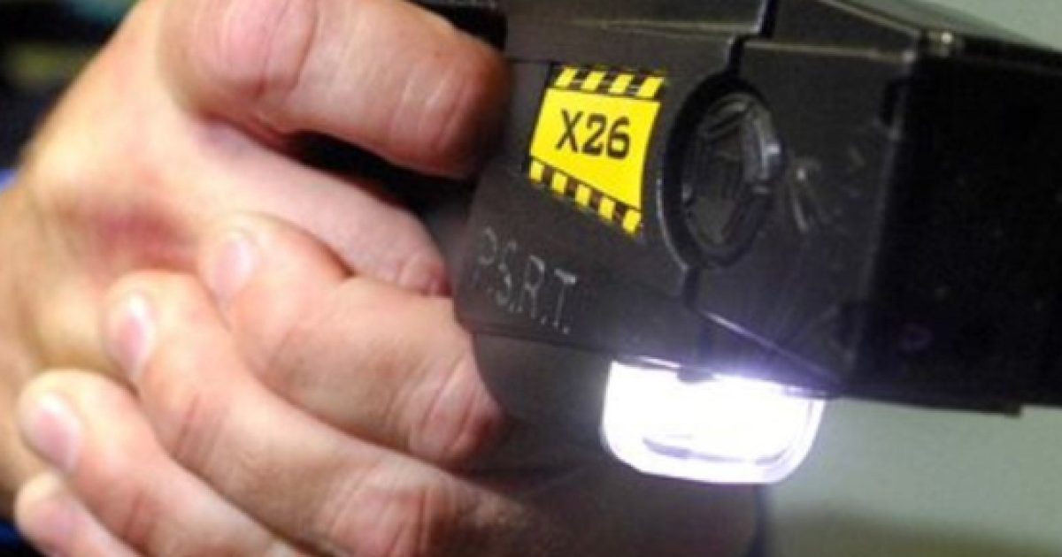 Taser al via la sperimentazione in Italia Taser al via la sperimentazione in Italia