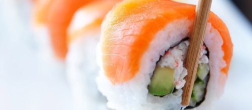 El consumo de esta comida japonesa podría provocar el crecimiento de parásitos infecciosos en el cuerpo
