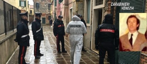 I carabinieri davanti alla casa di Lellio Boschetti ( nel riquadro)