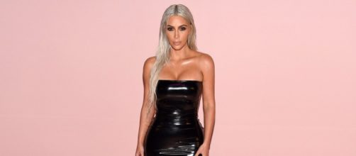 Kim Kardashian visita el salón de belleza a las 10 de la noche ... - caracoltv.com