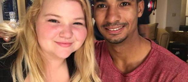 Los fanáticos de '90 Day Fiance' creen que Nicole dejó su hija al ir a Marruecos Los fanáticos de '90 Day Fiance' creen que Nicole dejó su hija al ir a Marruecos