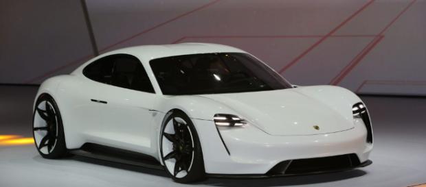 El primer auto eléctrico de Porsche ya tiene fecha de salida | FYI ... - fyinews.tv El primer auto eléctrico de Porsche ya tiene fecha de salida | FYI ... - fyinews.tv