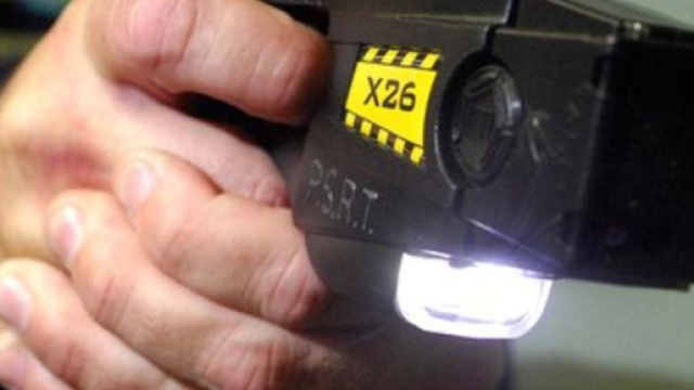 Il Taser sar&agrave; data in dotazione a Polizia e Carabinieri di 6 citt&agrave; italiane
