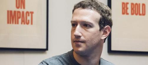 Parlamento británico pide comparecencia de Mark Zuckerberg