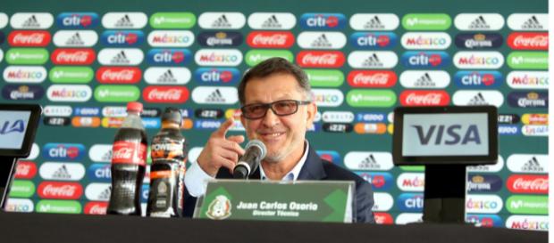 El técnico Osorio sabe que el jugador González tiene mucho futuro. El técnico Osorio sabe que el jugador González tiene mucho futuro.