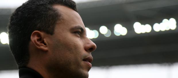 Jair terá que esperar um pouco mais para voltar a contar com seu lateral titular Jair terá que esperar um pouco mais para voltar a contar com seu lateral titular