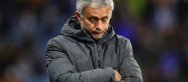 José Mourinho recebe fortes críticas como treinador. José Mourinho recebe fortes críticas como treinador.