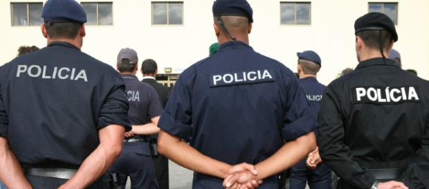 O dia a dia destes polícias por vezes acarreta um alto grau de perigosidade O dia a dia destes polícias por vezes acarreta um alto grau de perigosidade