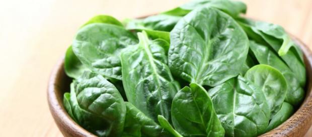 Spanacul, o sursă bogată de vitamine, minerale şi nutrienţi. Spanacul, o sursă bogată de vitamine, minerale şi nutrienţi.