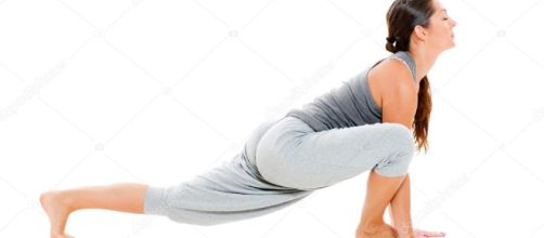 mujer joven haciendo ejercicios de flexibilidad — Foto de stock ... - depositphotos.com