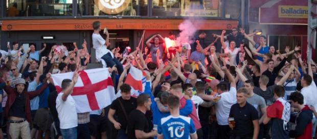 Army of 1,200 England football hooligans free to cause mayhem in ... - thesun.co.uk Army of 1,200 England football hooligans free to cause mayhem in ... - thesun.co.uk