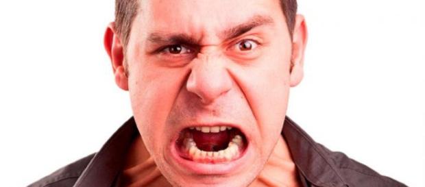 La mayoría de hombres son agresivos cuando han sido rechazados. La mayoría de hombres son agresivos cuando han sido rechazados.