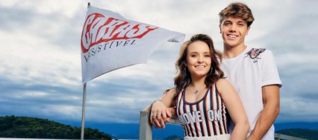 Leo Cidade fala sobre pedido de namoro de Larissa Manoela e revela detalhes Leo Cidade fala sobre pedido de namoro de Larissa Manoela e revela detalhes