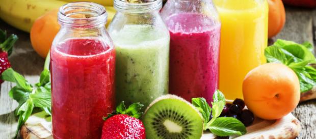 Los cocteles de jugos son útiles para desintoxicar el cuerpo de forma natural. - revistacompensar.com Los cocteles de jugos son útiles para desintoxicar el cuerpo de forma natural. - revistacompensar.com