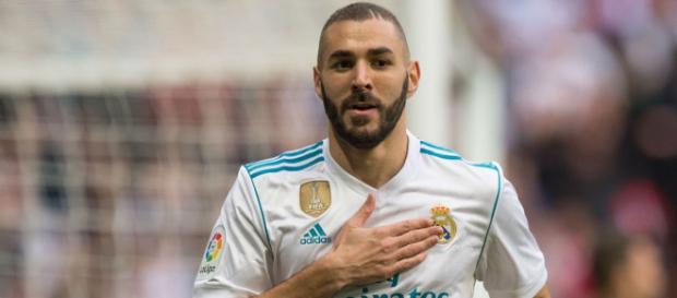 Mercato : L'incroyable courtisan de Karim Benzema ! Mercato : L'incroyable courtisan de Karim Benzema !