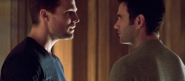 TommyMerlyn regresa en un flashback con Oliver TommyMerlyn regresa en un flashback con Oliver