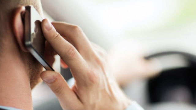 Cellulari: causano tumori molto rari, ecco cosa rivela uno studio