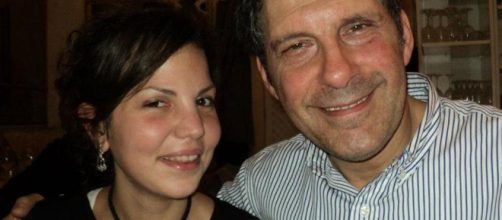 Fabrizio Frizzi e la ragazza a cui ha salvato la vita, attraverso la donazione di midollo osseo (Fonte. La Stampa)