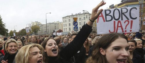 Polonia: il Parlamento respinge il divieto di aborto. Vince la ... - theuniversal.it