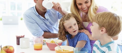 Tres formas de ayudar a los niños a desarrollar buenos hábitos alimenticios