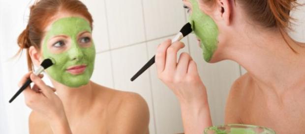Los cuidados frecuentes en el rostro previenen el acné. Los cuidados frecuentes en el rostro previenen el acné.