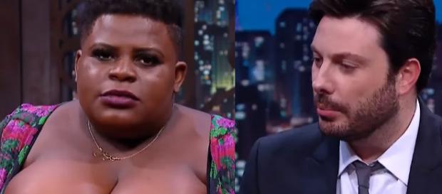 Os internautas criticaram a postura de Jojo durante entrevista Os internautas criticaram a postura de Jojo durante entrevista