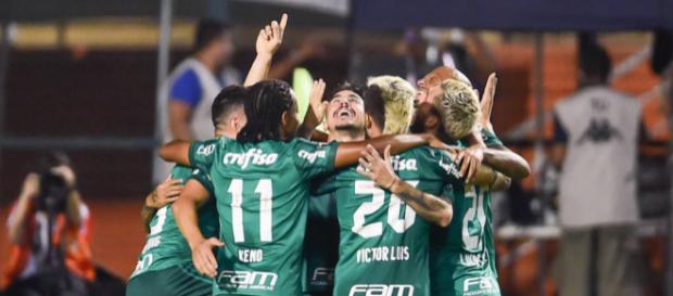 Palestra sai na frente em semifinal do Estadual - (Foto Djalma Vassão/Gazeta Press) Palestra sai na frente em semifinal do Estadual - (Foto Djalma Vassão/Gazeta Press)