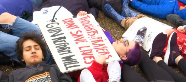 Sobrevivientes de tiroteo escolar van al capitolio de Florida para ... - democracynow.org Sobrevivientes de tiroteo escolar van al capitolio de Florida para ... - democracynow.org