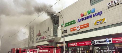 Maxi incendio in centro commerciale in Siberia: 48 morti di cui 41 bimbi