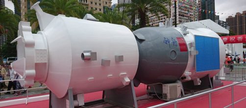 Shenzhou Spacecraft Reentry Module Model in Victoria Park, Hong Kong (Image credit – Ceeseven, Wikimedia Commons)