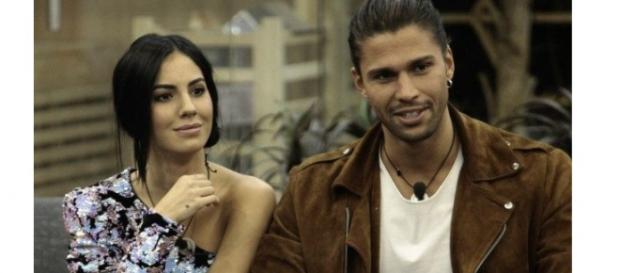 Gossip Uomini e Donne: Giulia De Lellis e Luca Onestini tornano in tv? Gossip Uomini e Donne: Giulia De Lellis e Luca Onestini tornano in tv?