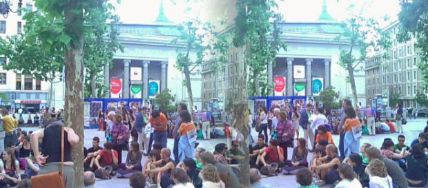 Los estudiantes protestan contra las sentadas en la facultad de derecho y ciencias políticas de la Universidad de Montpellier Los estudiantes protestan contra las sentadas en la facultad de derecho y ciencias políticas de la Universidad de Montpellier